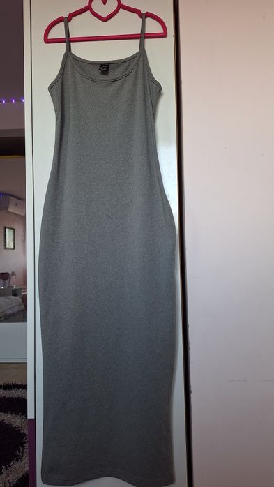 Сива рокля по тялото