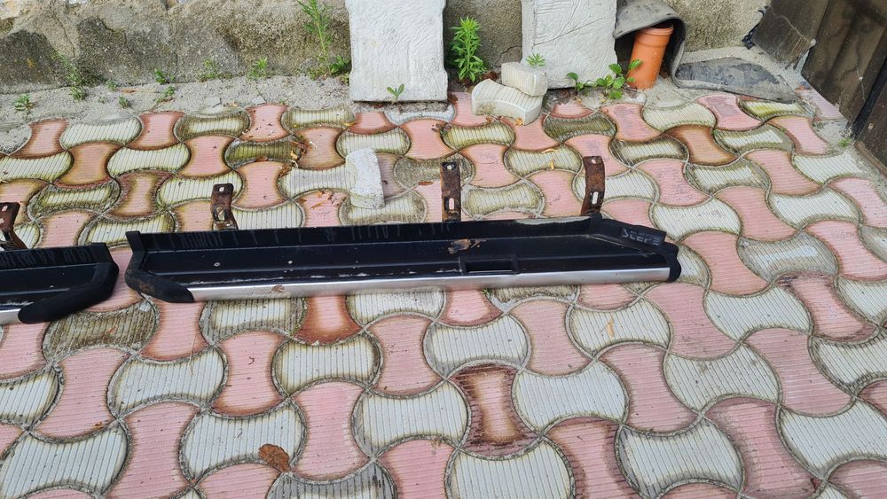 Vând Praguri ornamentale Pajero