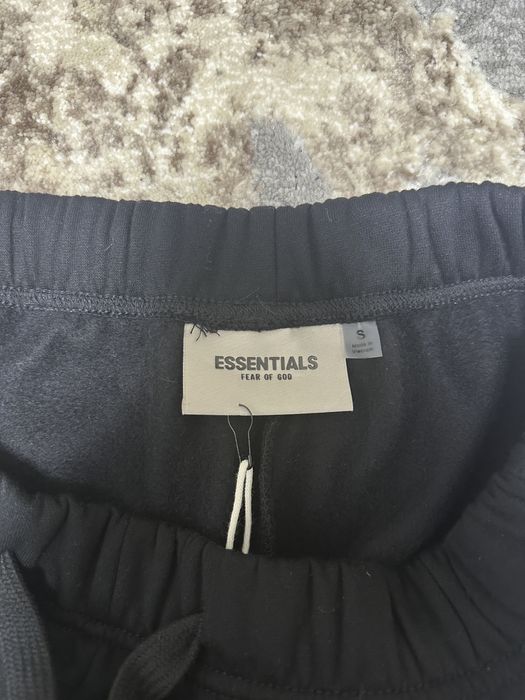 Pantaloni Essentials