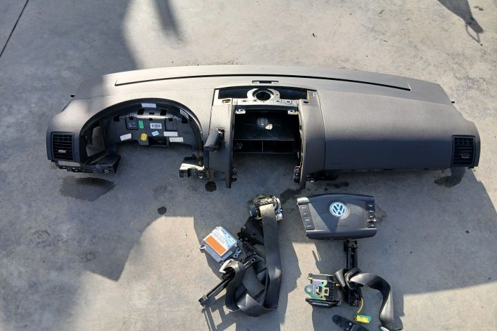 Kit airbag cu plansa de bord 7L0857705D 7L0857706D 3D0909601D 7L68802