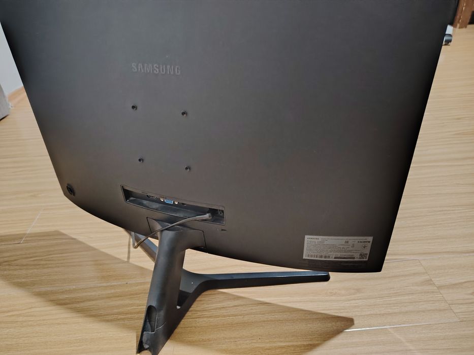 Монитор Samsung 27 дюймов изогнутый