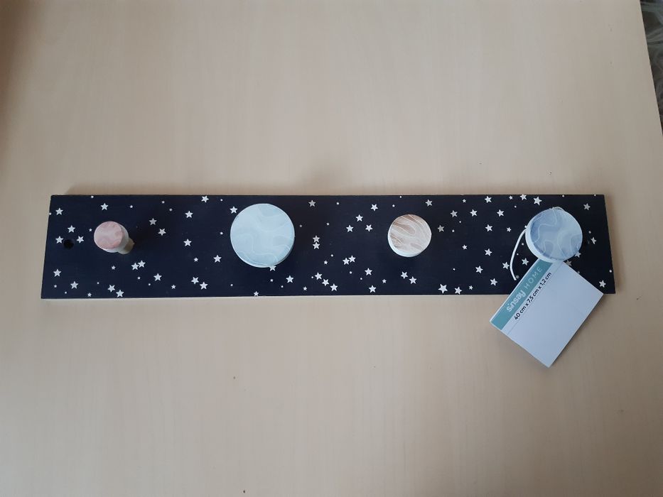 Нова детска дървена закачалка