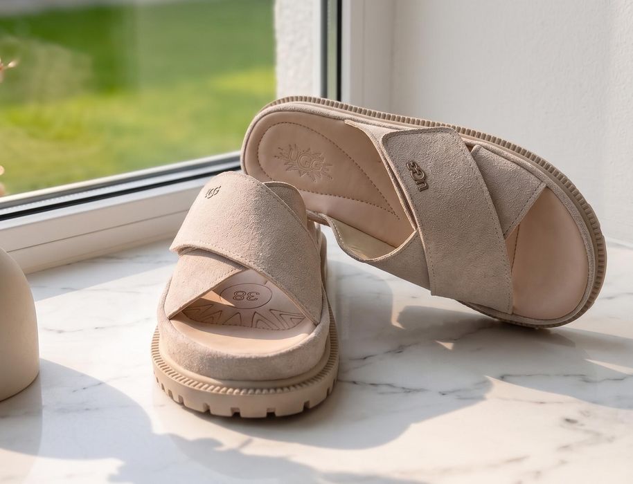 Papuci Slapi Dama UGG Goldenstat