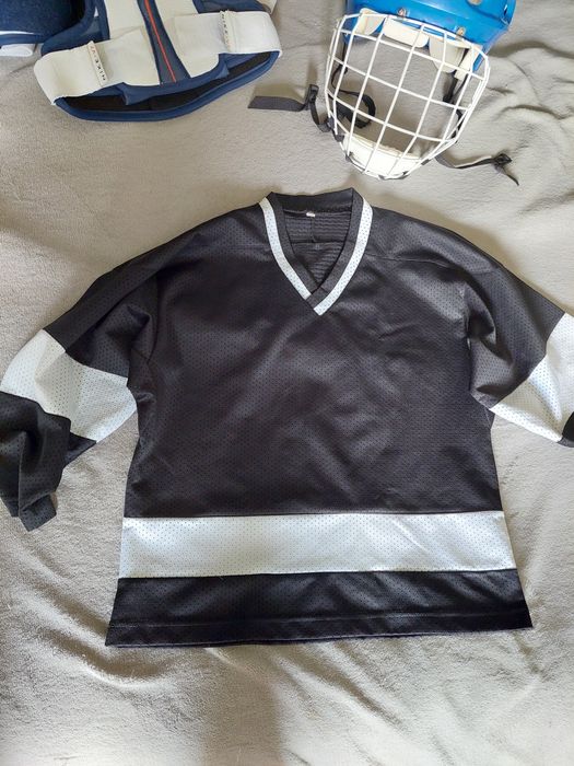 Продам хоккейную форму