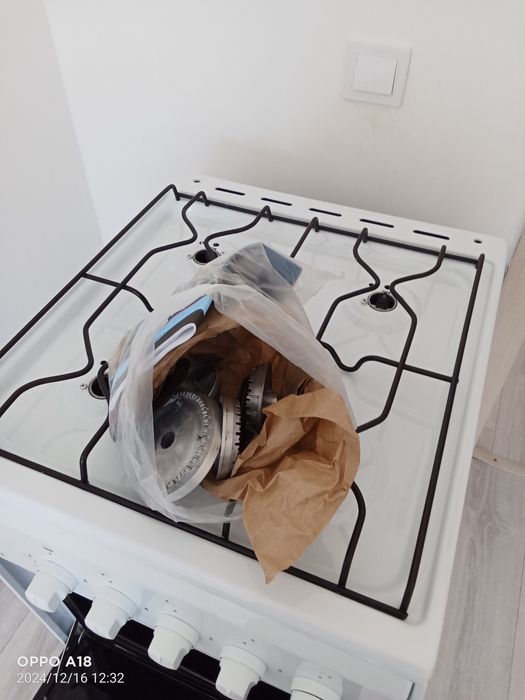 Газ плита  новый