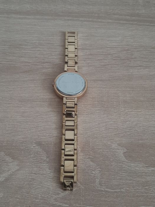 Ceas Damă Fossil BQ3181 Rose Gold cu Cristale – Elegant