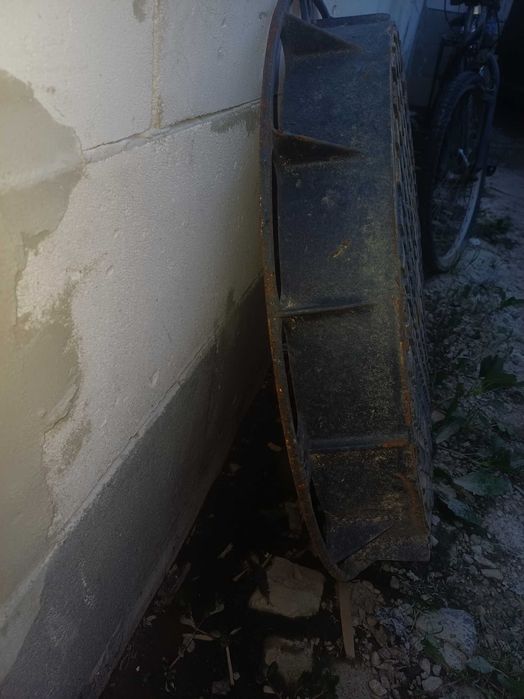 (capac de cămin) din fontă ductilă.