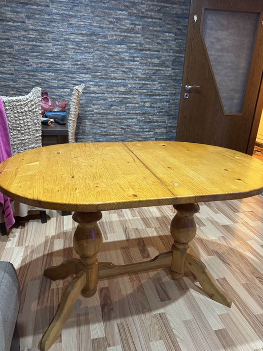 Трапезна дървена маса