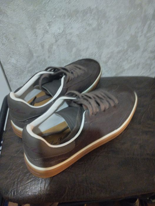 кроссовки или кеды