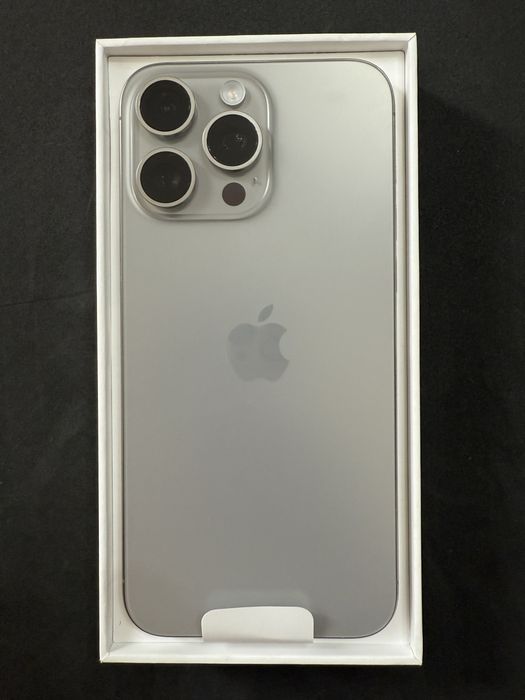 Айфон 15 про макс 256 гб, Новый не активированный. Но без коробки