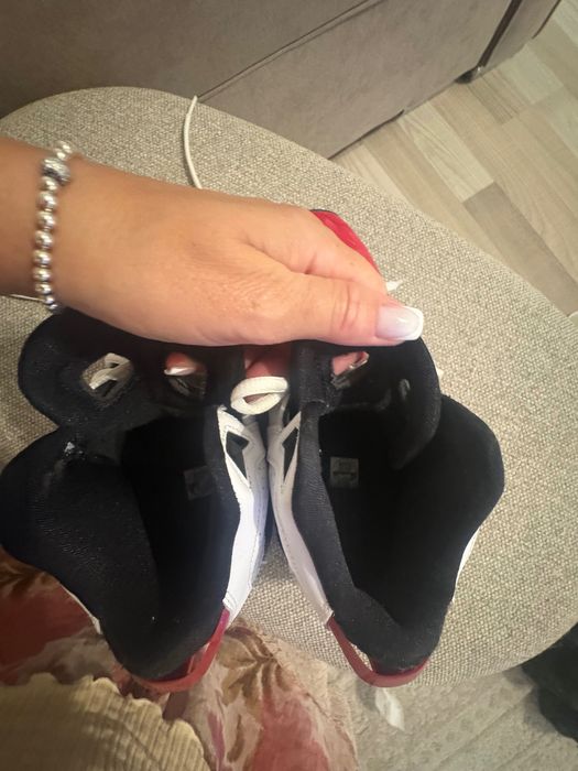 Sneakers Jordan model achizitie America , model special marimea 35,5 baieti