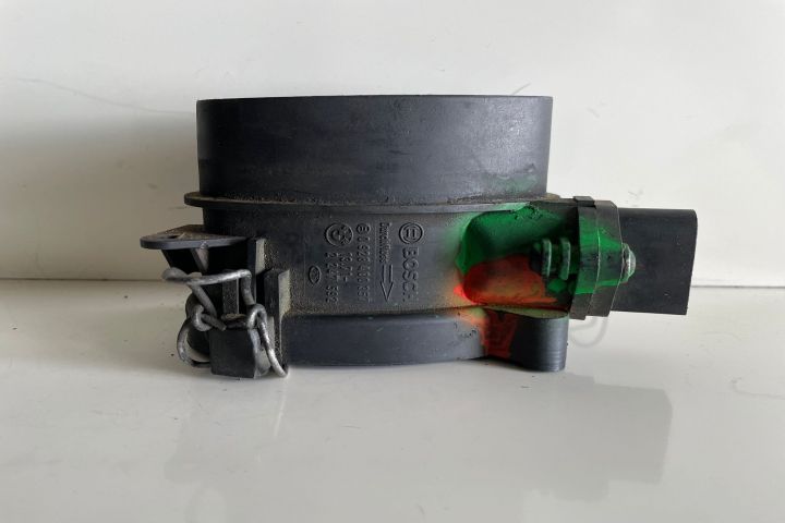 Debitmetru aer  Bosch 98090430 Renault Clio a 2-a generatie seria