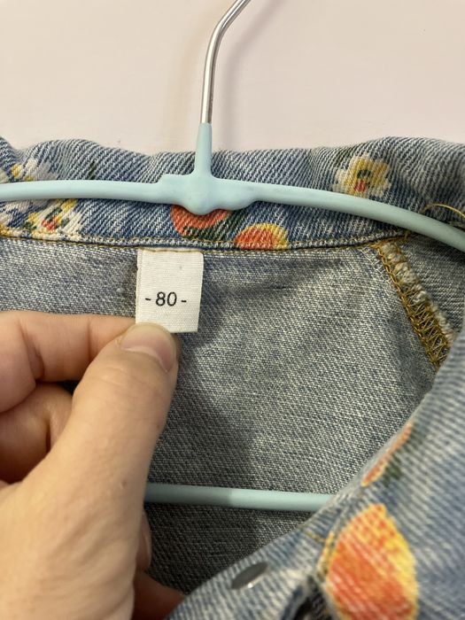 Джинсовая куртка подойдет на 74-86 см