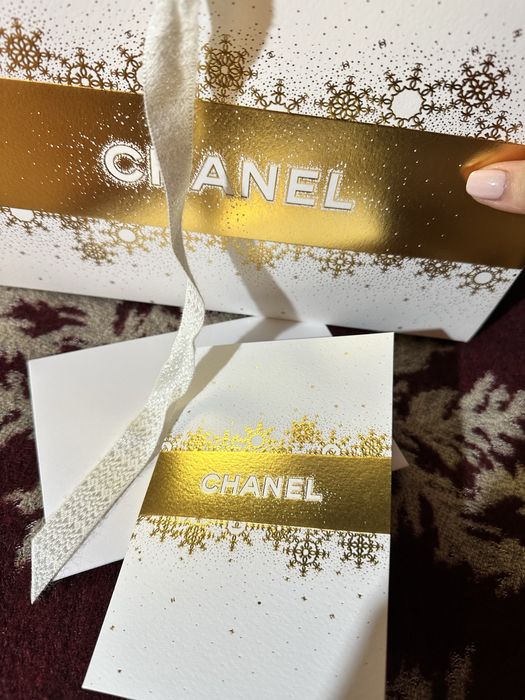 Chanel beauty керамична камелия и картичка