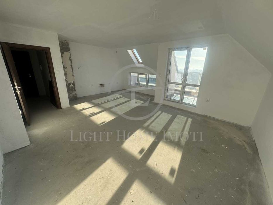 Продава се Тристаен апартамент в Пловдив, Тракия - 152 кв.м за 1231 €/кв.м - Снимка #1