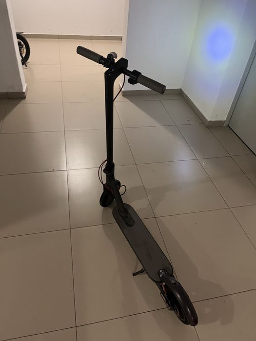 Продам электро самокат Xiaomi