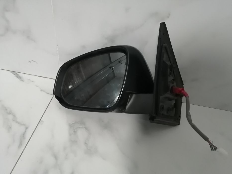 Зеркало Тоета RAV 4.