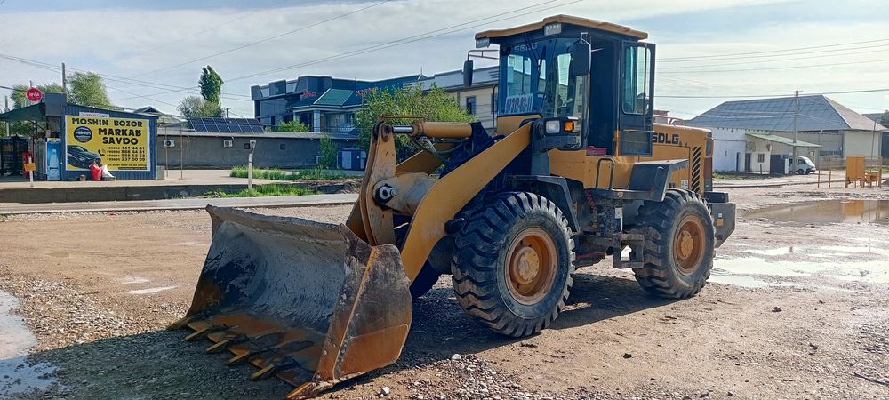 Фронтальный погрузчик