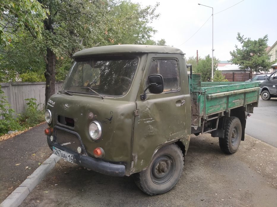 продам уаз бортовой хтс
