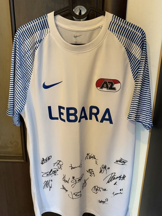 Тениски с автографи