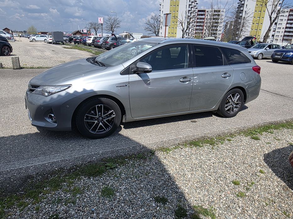 TOYOTA AURIS HYBRID 2014 160.000km