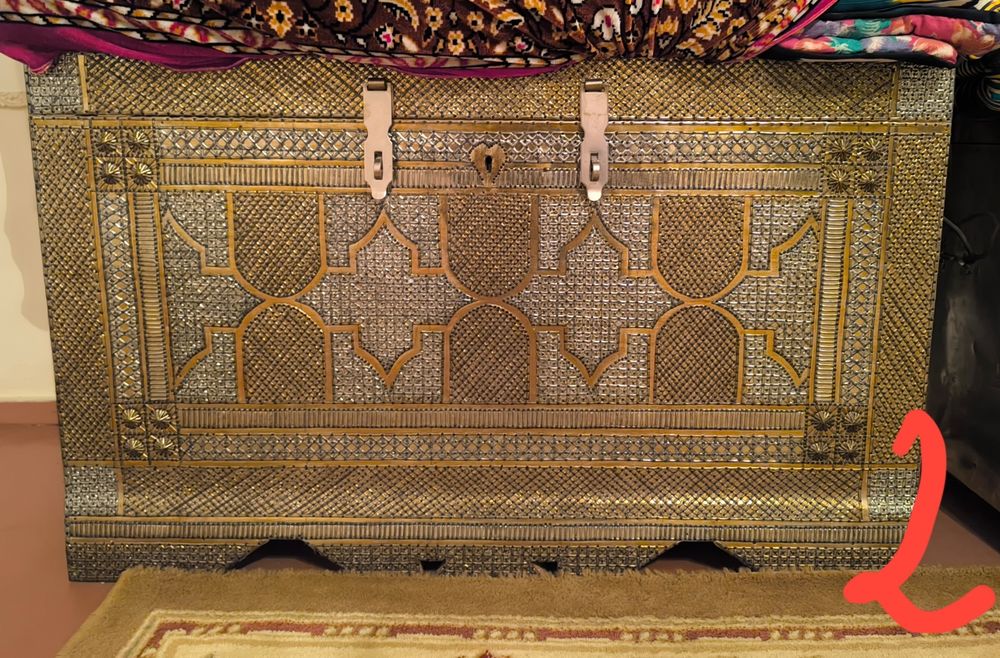 Два большых сундуков"Золото Востока" Ручная работа