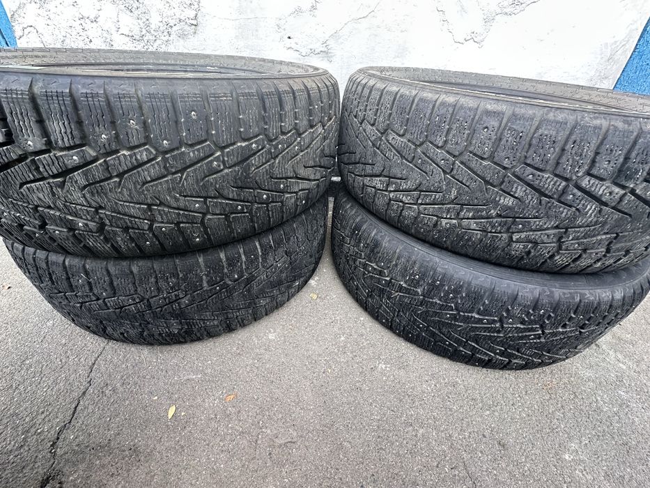 Nokian Hakkapeliitta 7 275/60 R20