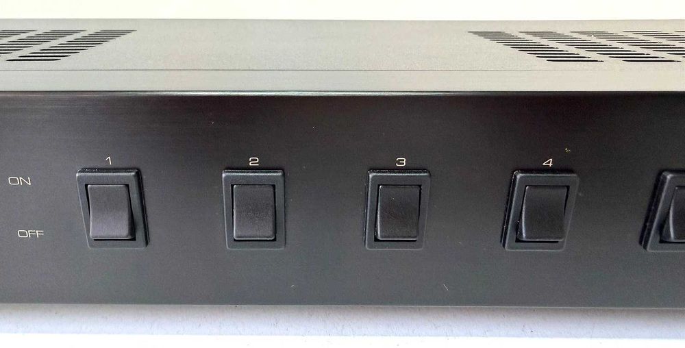 High-End Rotel RSS-900 Selector Audiophile Speaker Switcher Control 6