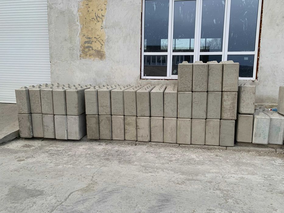 Бетонни блокове - взаимнозаключващи.