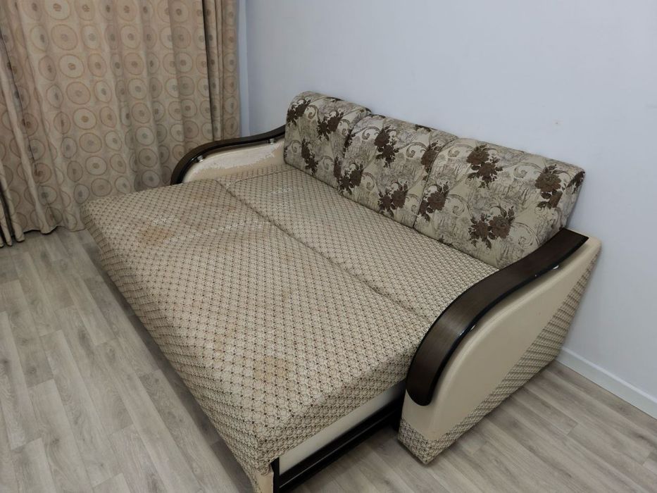 продам диван 15к самовывоз большой