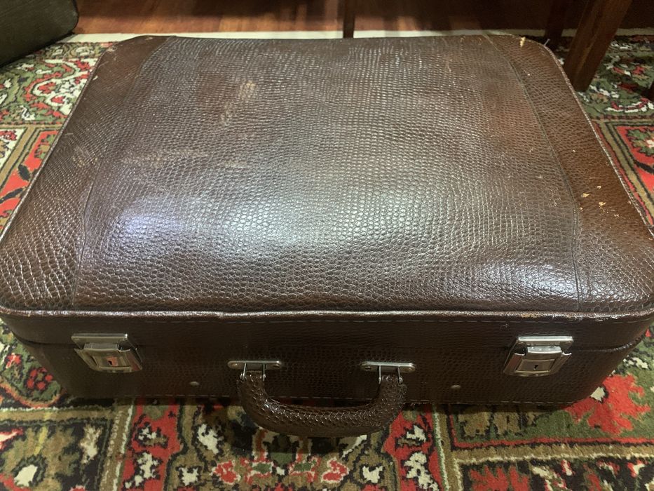 Советский чемодан в хорошем состоянии