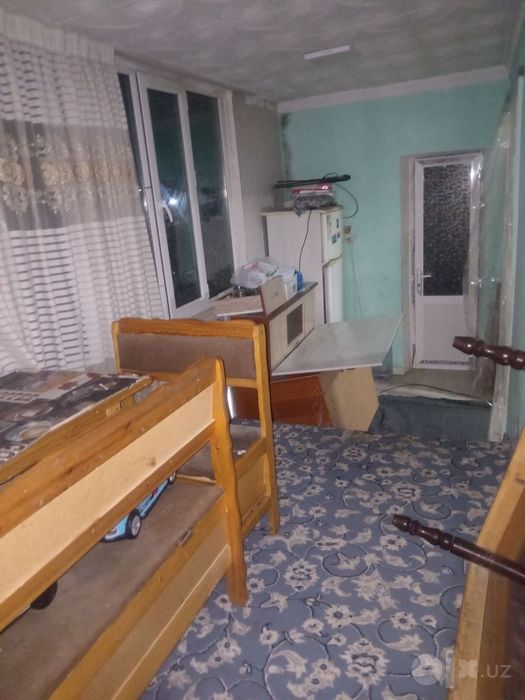 Срочно 4 хонали квартира сотилади Олмаликда