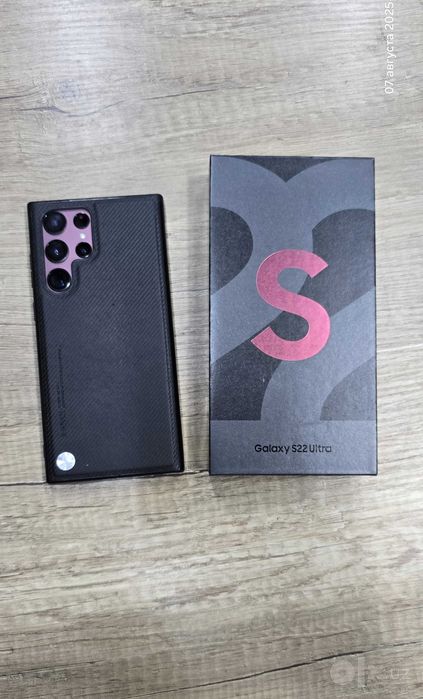 Продам свой сотовый телефон Samsung Galaxy S22 Ultra