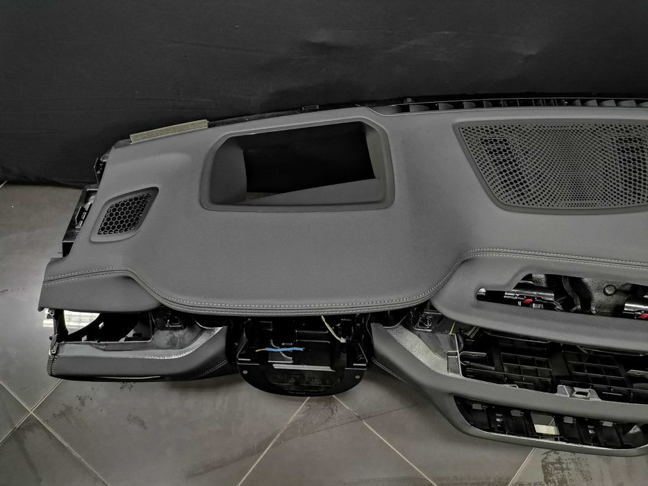 Черно Арматурно Табло BMW G11 G12 Facelift - HUD - Кожа - Перфектно