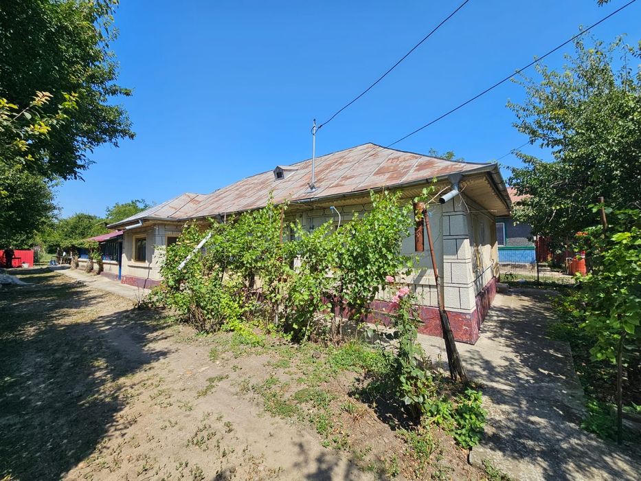 Proprietate la țară – casă bătrânească + teren 2.713 mp Fulga Prahova