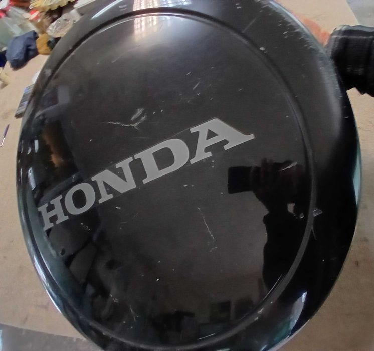 Пласмасов капак за резервна гума на " Honda"