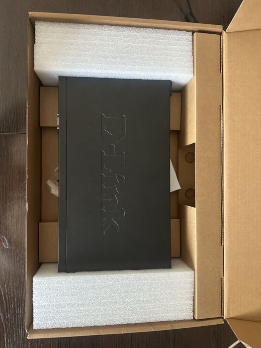 Продам Коммутатор D-Link DES-3200-26.