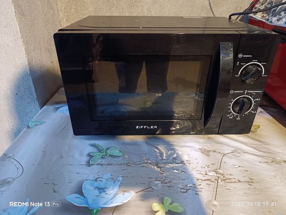 Микроволновка печь  Zifler Mikrovolnovka 600000