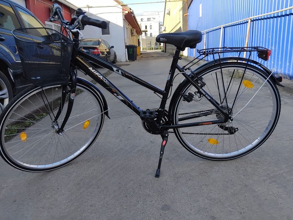 Vând bicicleta din aluminiu pentru damă