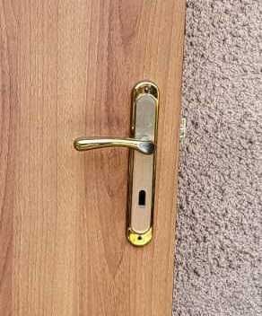 Прекрасна интериорнаврата с каса