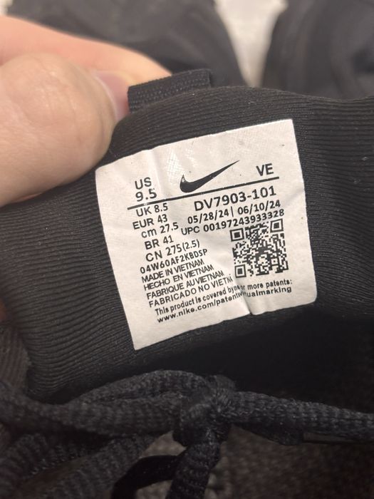 Продаю обувь Nike ACG