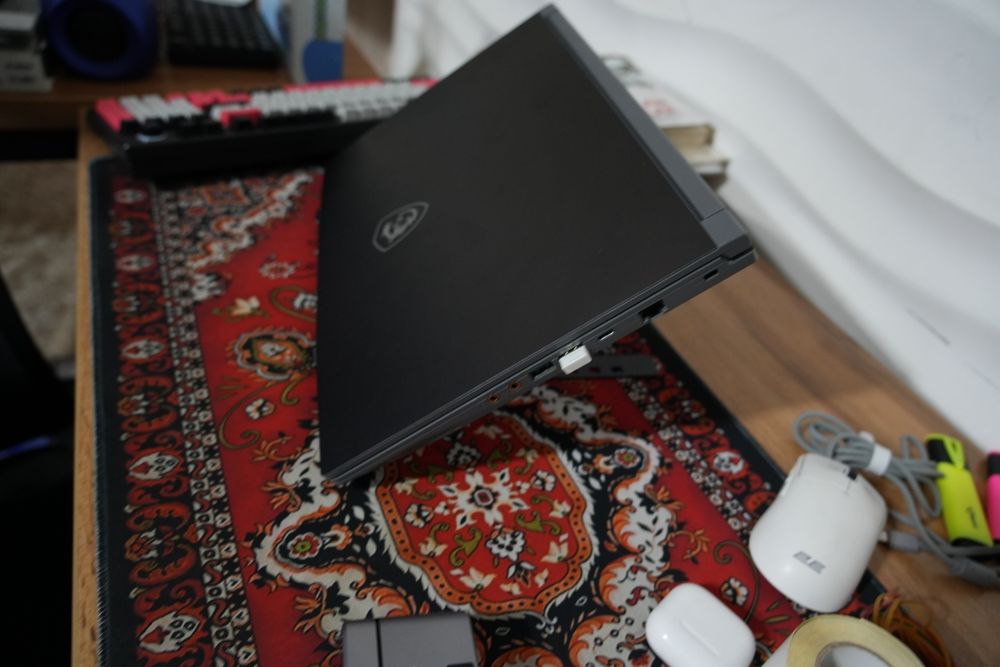 MSI Thin 15 sotiladi 16/512 gb, RTX 4050 6gb