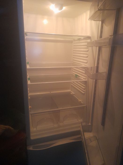 Продаю холодильник