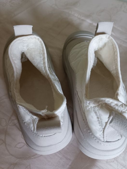 Ботинки, дутики.