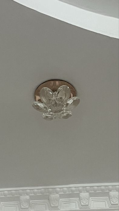 2 люстры + 10 маленьких светильников