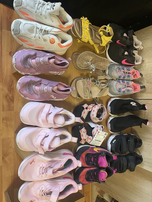 Adidasi fetite stare foate buna