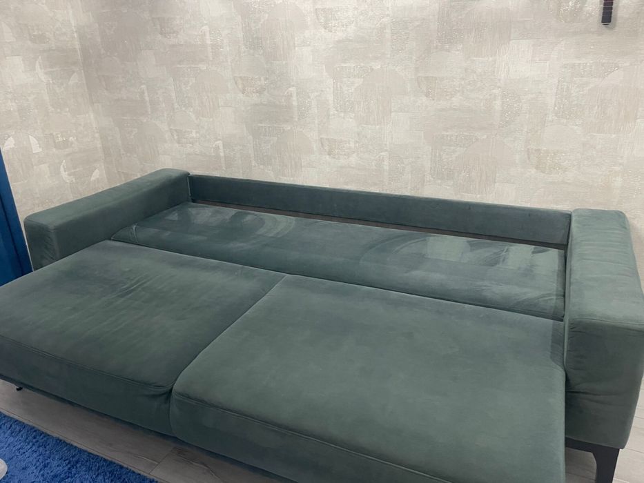 Продам диван и стол