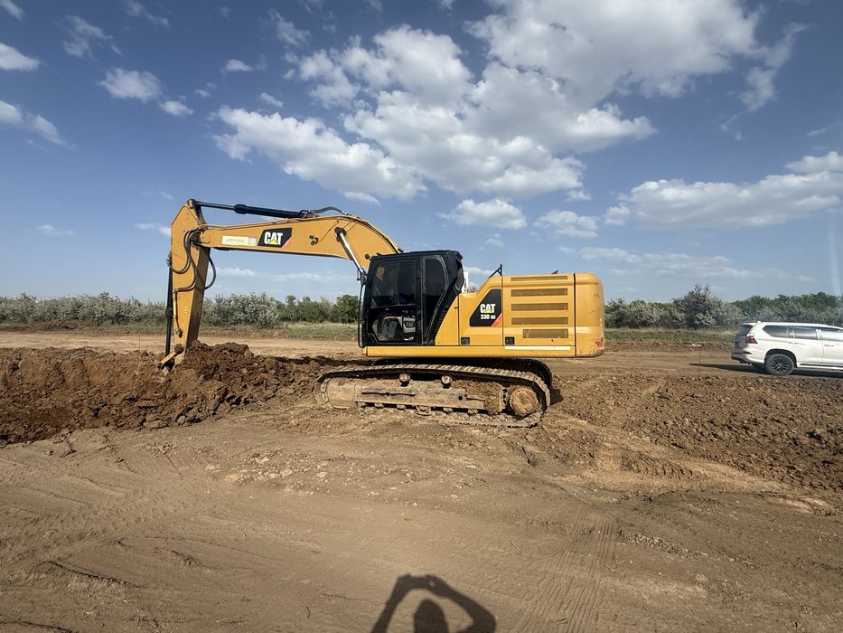 Услуги гусеничного экскаватора Cat 330