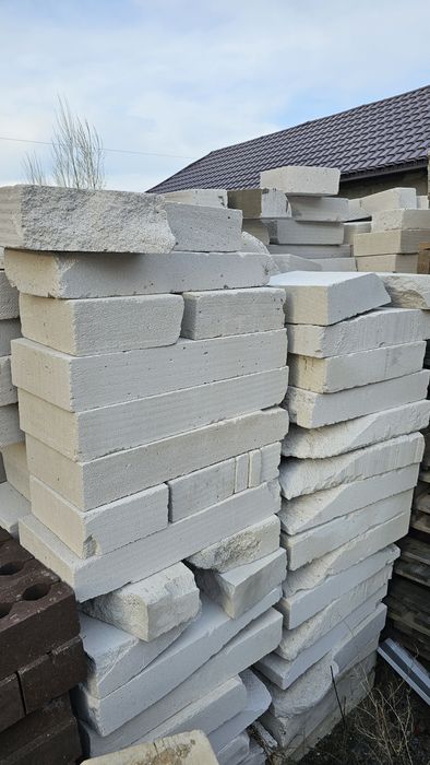 Продам кирпичи на перегородки