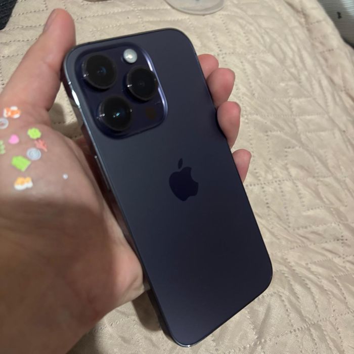 IPhone 14 pro deep purple